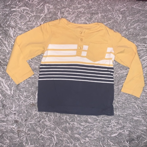 2T mix bundle! Tops & shorts. All very good to excellent condition. - Picture 2 of 10